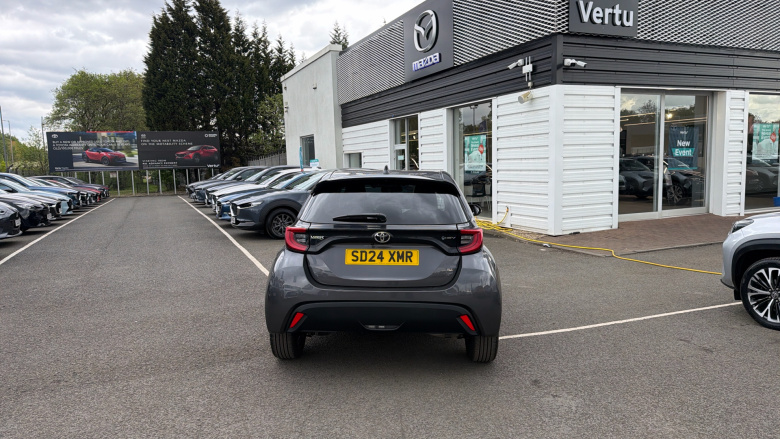 Toyota Yaris 1.5 Hybrid Design 5dr CVT Hybrid Hatchback